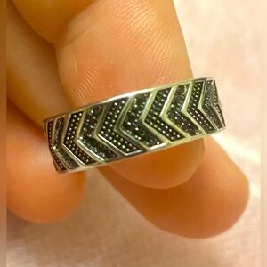 925 Silver and Black Chevron Men's Ring. Size 9.5. Unisex. Brand new